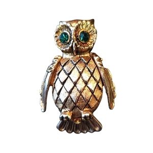 OWL VINTAGE RARE VONDA Usa solid perfume Owl brooch gold pin with green eyes